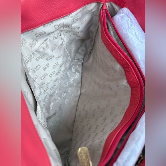 Michael Kors Raspberry Pebbled Leather Tote – Like New w/ Gold Chain Detail - Picture 4 of 17